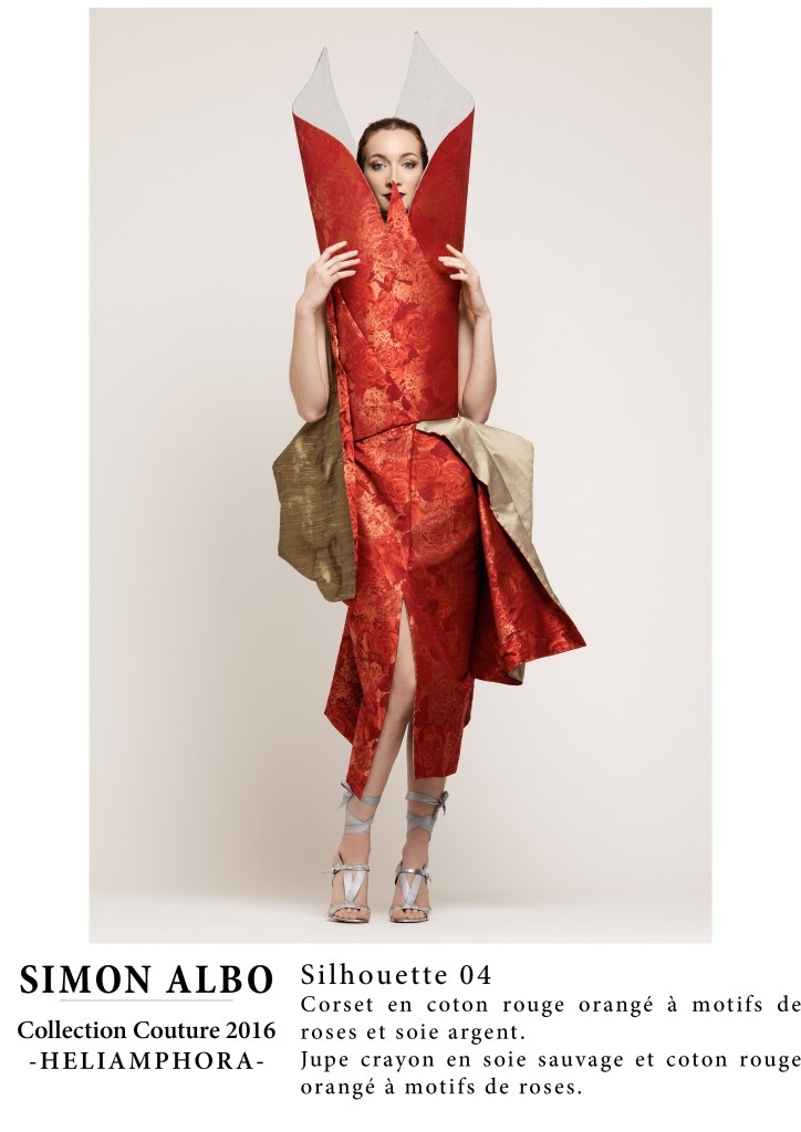 Simon Albo, créateur couture : corset rouge-orange motif de roses, jupe crayon soie et coton, couture et mode contemporaine.